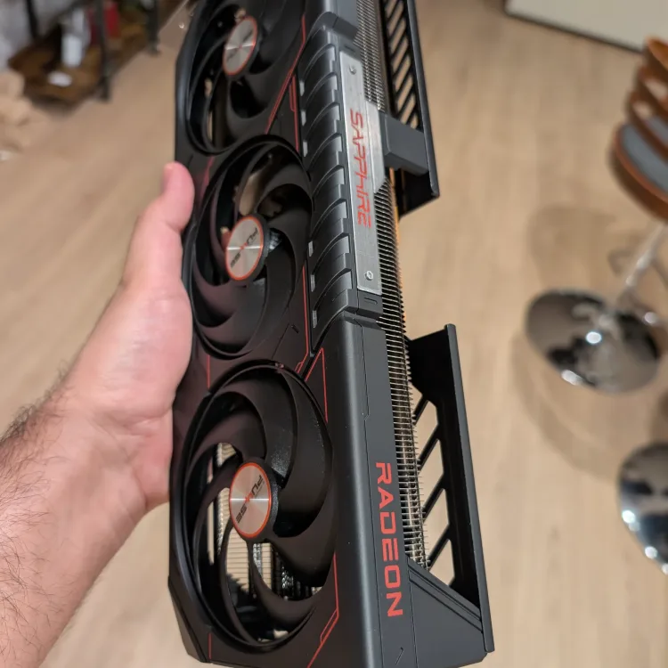 9070 XT - Sapphire PULSE AMD Radeon - Image 3